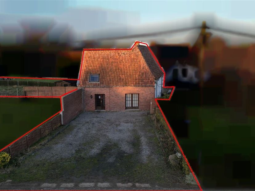 Aantrekkelijk huis dat gerenoveerd moet worden, gelegen op 5 are 56 centiares in het hart van het platteland van Tournaisienne.<br />
Dit huis ligt te