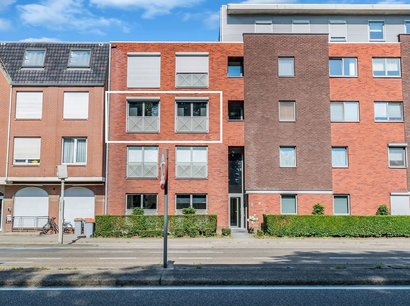 Welkom op de Rijksweg 216/4 te Maasmechelen.<br />
<br />
Bent u op zoek naar een uitstekend onderhouden appartement?<br />
Bent u op zoek naar een gu