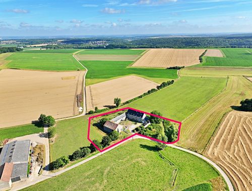                                         Boerderij te koop in Gerpinnes, € 699.000
