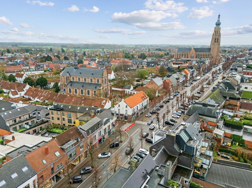 Opbrengsteigendom op centrumlocatie aan de "Vrijheid" te Hoogstraten gelegen op wandelafstand van winkels, scholen, horeca, openbaar vervoer, ). Het c