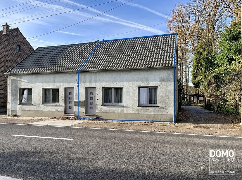 Op de Sint-Truidersteenweg 31 te Herk-de-Stad bevindt zich deze halfopen bebouwing, gelegen op fietsafstand van het centrum van Herk-de-Stad. <br />
<