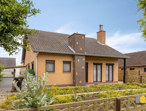                                         Woning te koop in Neeroeteren, € 250.000

