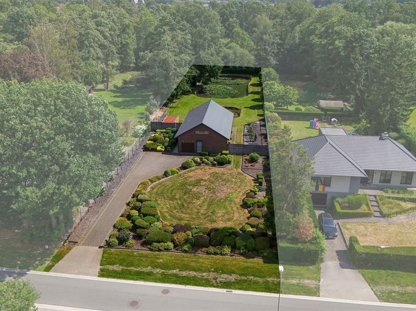 Prachtig gelegen open bebouwing met 3 slaapkamers op een perceel van 29a 06ca in groene woonomgeving<br />
<br />
Omgeving:<br />
+ Residentieel en
