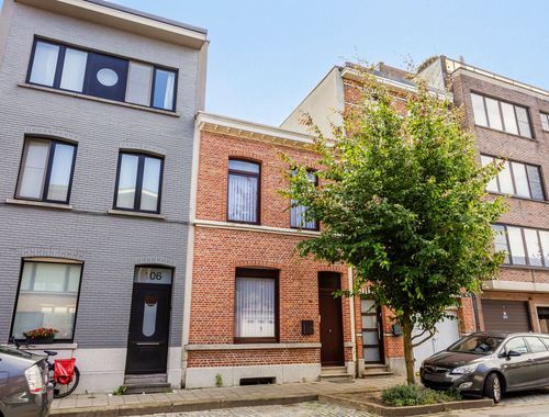                                         Maison à vendre à Deurne, € 385.000
