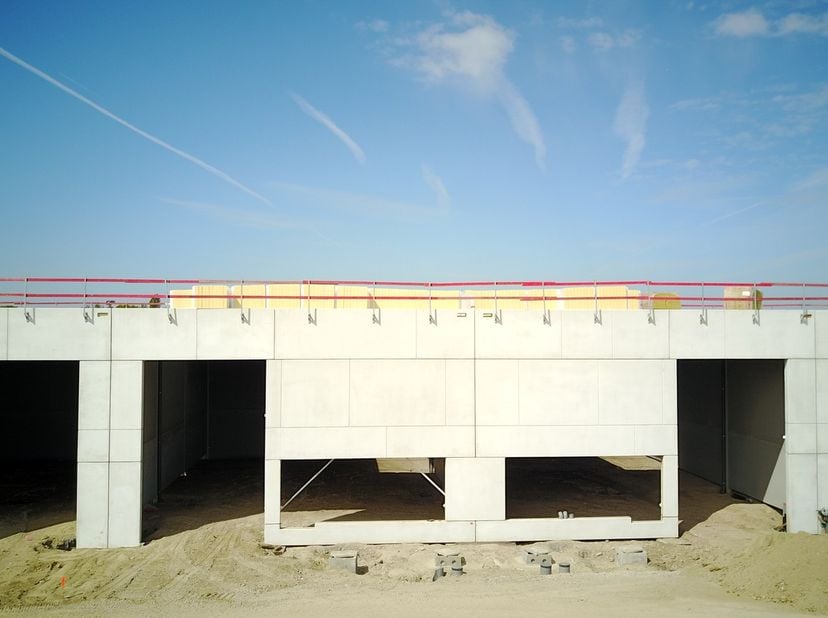 <br />
KMO park Heiplas omvat 39 nieuwbouw, casco KMO-units op de hoek van de Kleiweg en de Wichelsesteenweg te Lede.&amp;nbsp;<br />
Nog 5 units van 231m