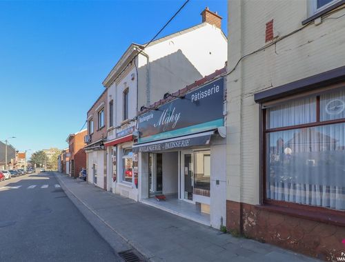                                         Handelszaak te koop in Couillet, € 69.000
