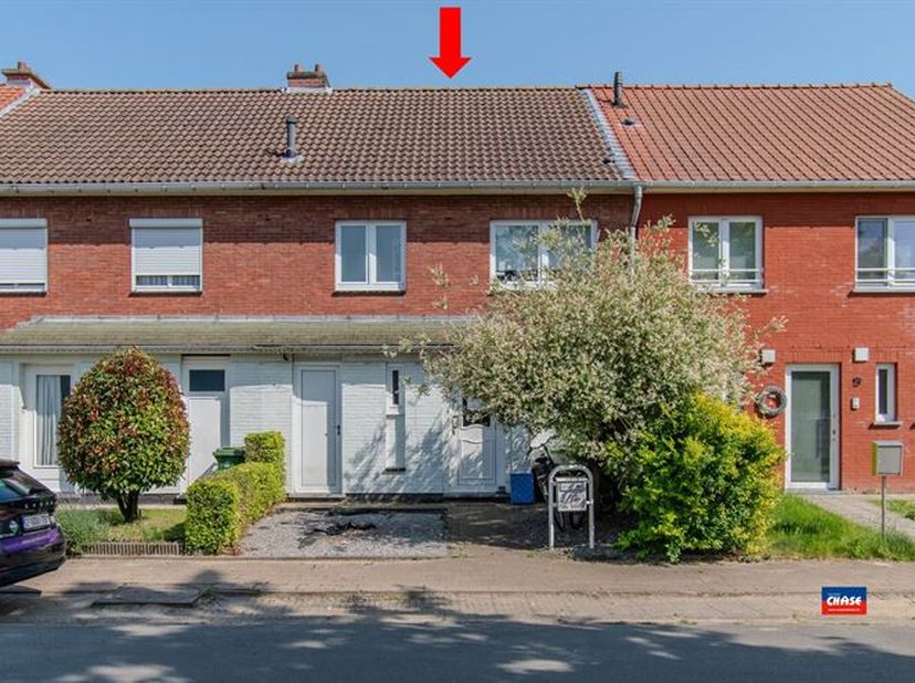 SCHELLE | WONING MET VIER SLAAPKAMERS EN ZUIDTUIN IN EEN DOODLOPENDE STRAAT | EPC B |<br />
Indeling als volgt: inkomhal met aparte toilet - woonkamer