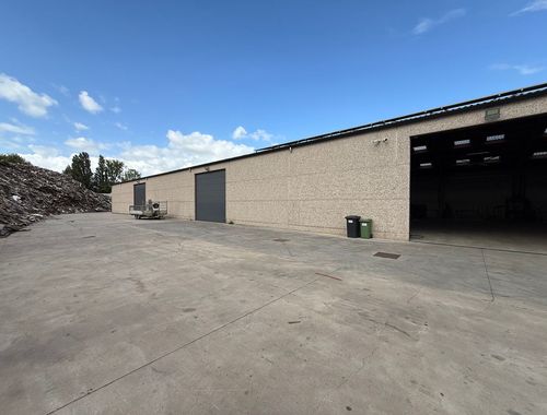                                         Bedrijfsgebouw te huur in Evergem, € 8.341
