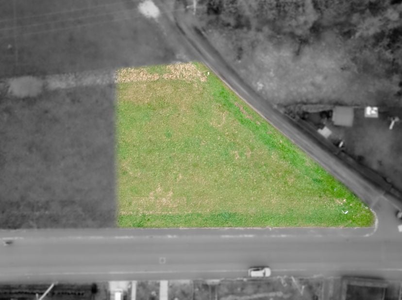 Juliet Immo a le plaisir de vous faire découvrir cette magnifique parcelle de terrain de 1057 m² située à Sélange, dans un cadre rural exceptionnel. C