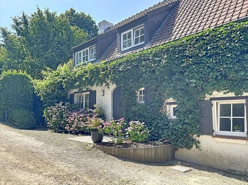 Huis te koop in ,
                    1640 Sint-Genesius-Rode