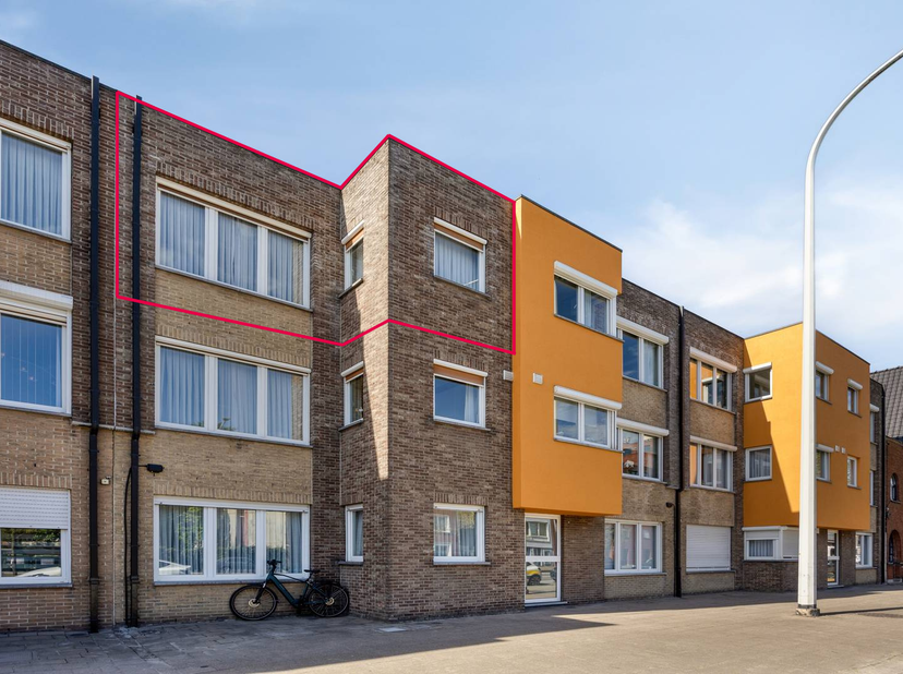 Cet appartement prêt à emménager situé sur la Frans De Schutterlaan offre l'équilibre idéal entre un emplacement central et le confort de la maison. <
