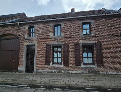                                         Eengezinswoning te koop in Elouges, € 180.000

