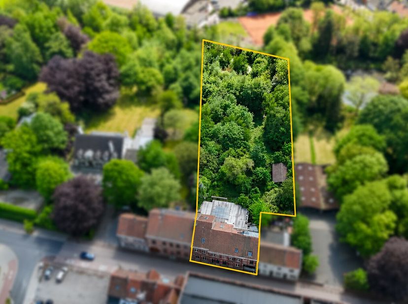 Ontdek deze interessante projectgrond in de Spanjestraat 132 te Roeselare!<br />
Deze site biedt een mooie opportuniteit voor ontwikkelaars of investe