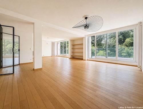                                         Appartement te huur in Ukkel, € 2.400
