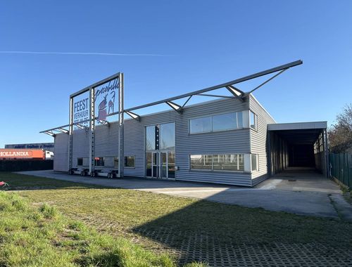                                         Bâtiment d’entreprise à louer à Roeselare, € 7.500
