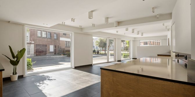 Bien professionnel à vendre à Burgemeester Vercruysselaan 18 boîte 1, 8500 Kortrijk