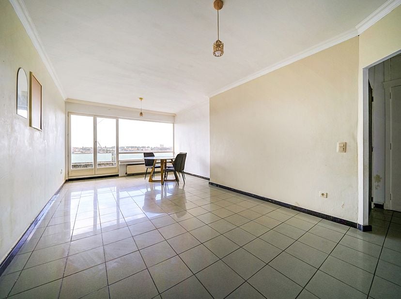 EasyHome vous propose cet appartement 2 chambres idéalement situé au Boulevard Louis Mettewie 46 à 1080 Molenbeek-Saint-Jean.<br />
Belle opportunité