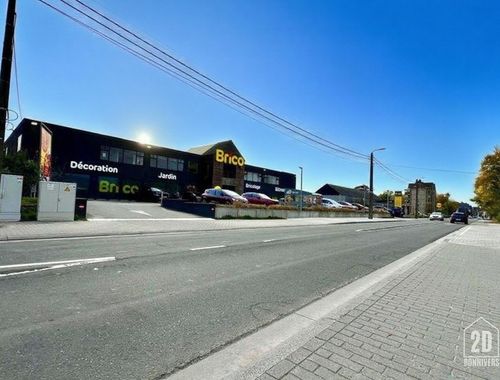                                         Espace de bureaux à louer à Jodoigne, € 500
