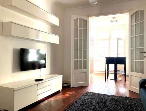                                         Appartement te huur in Ukkel, € 1.090
