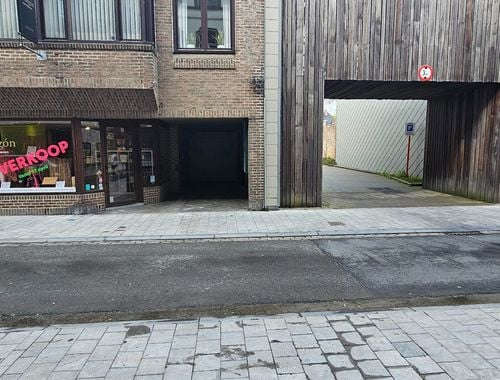                                         Handelspand te huur in Izegem, € 950
