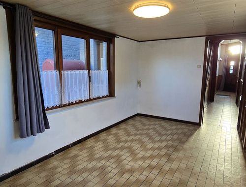                                         Eengezinswoning te koop in Péruwelz, € 150.000
