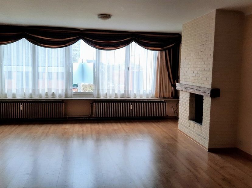 BEZOEK AANVRAGEN ENKEL MOGELIJK VIA VOLGENDE LINK:<br />
https://verlinden.mijnhuurprofiel.be/property/e39d4566-9592-4ca3-9809-b775037e3e78<br />
<br