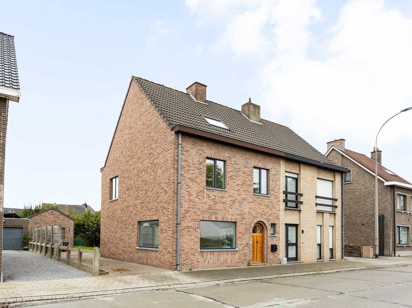 Huis te koop in Fietelstraat 17,
                    9700 Eine