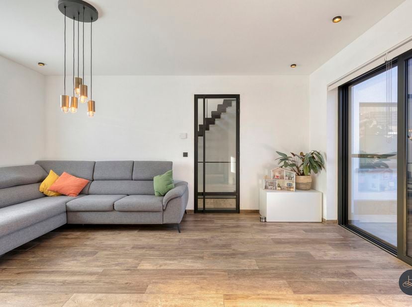 Maak snel uw afspraak met Stephanie via 016/199 348 of info@homixx.be <br />
In een doodlopende straat in het centrum van Haacht bevindt zich deze won