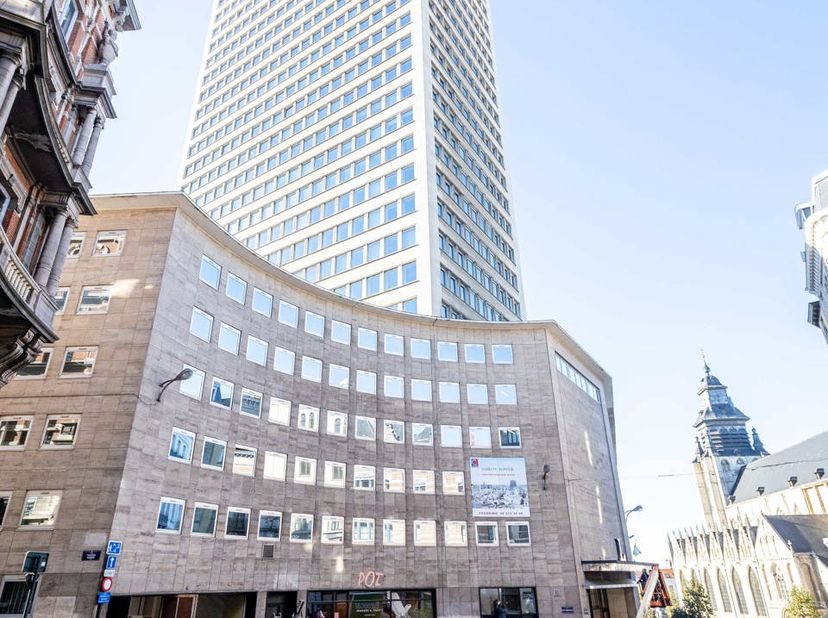 Te huur – Kantoorruimte van ±622 m² op de 7ᵉ verdieping van de Sablon Tower – Joseph Stevensstraat 7, 1000 Brussel<br />
Gelegen tussen de Grote Zavel
