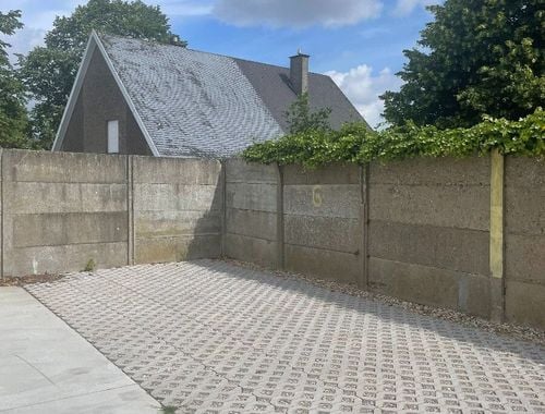                                         Place de stationnement à louer à Ieper, € 35
