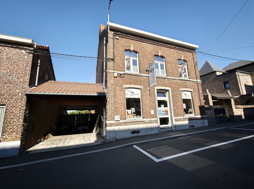 Huis te koop in Rue des Gaux 74,
                    6200 Châtelet
