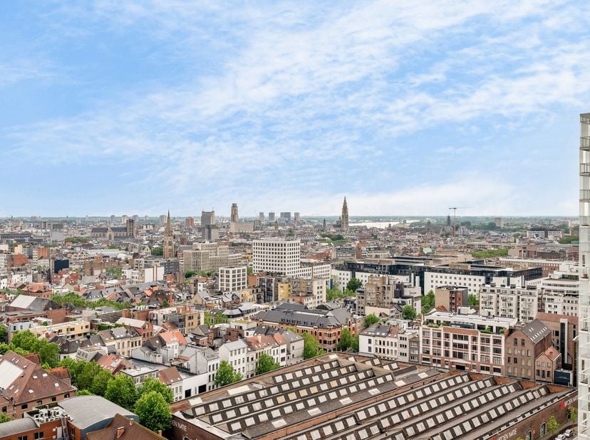 Wonen boven Antwerpen – Exclusief Panorama op de 19e verdieping<br />
Op de 19e verdieping van Residentie Lichttoren bevindt zich dit uitzonderlijk en