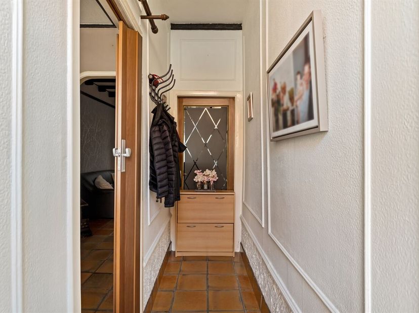 Maison à rénover avec 3 chambres à coucher dans 't Looks !<br />
Cette maison à rénover, construite vers 1918, est située au centre d'un quartier anim