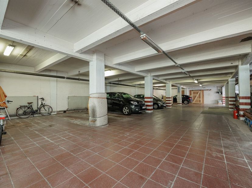 Bien professionnel à vendre
                    à 9100 Sint-Niklaas