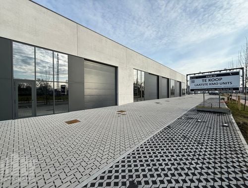                                         Bâtiment d’entreprise à vendre à Dentergem, € 415.000
