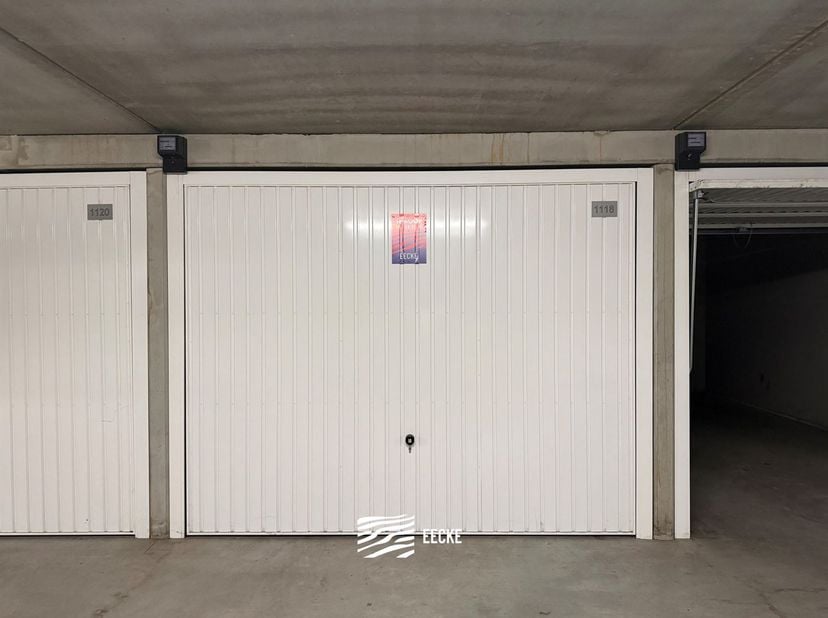 Franslaan garage 1118 - Gesloten garagebox in de Franslaan - Centraal gelegen op niveau -1 van het garagecomplex - Personenlift aanwezig - Volle eigen