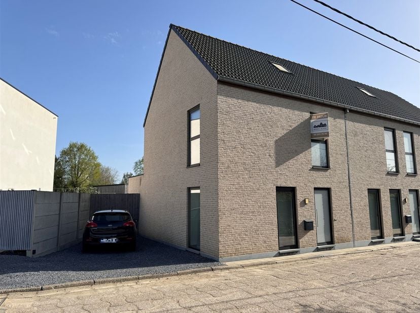 Huis te huur in Driebunderstraat 6,
                    9230 Wetteren