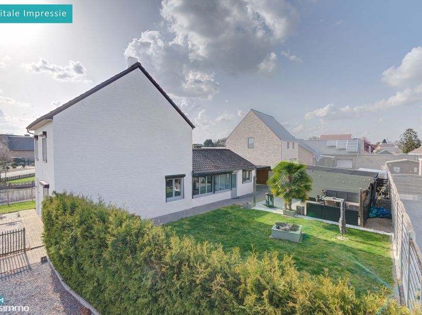 GERENOVEERDE, INSTAPKLARE VRIJSTAANDE WONING MET 3 SLAAPKAMERS IN NEEROETEREN (MAASEIK)<br />
<br />
*** Bekijkt U deze woning via een aanverwante web