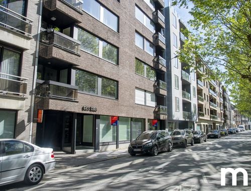                                         Kantoor te koop in Kortrijk, € 325.000
