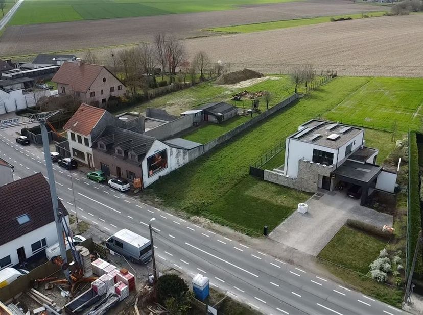 Bouwgrond voor halfopen bebouwing in woongebied met landelijk karakter – Tienen<br />
<br />
Droom je van het bouwen van je eigen woning op een goed