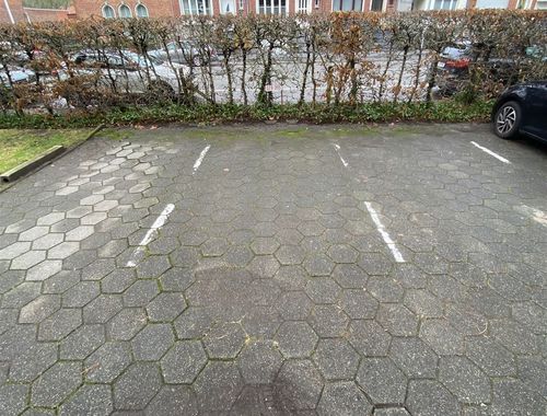                                         Garage à louer à Tournai, € 80
