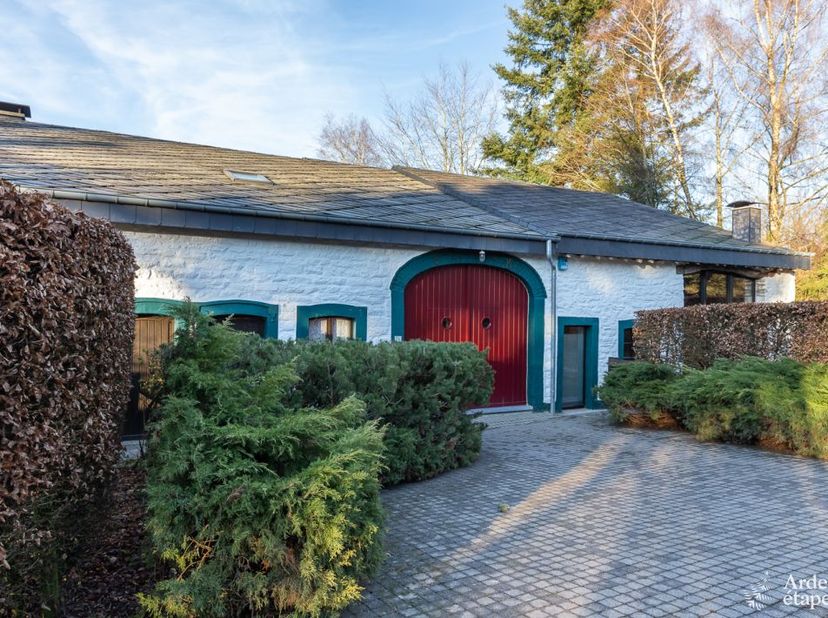 UITZONDERLIJK VASTGOED IN DE ARDENNEN – HOOGWAARDIGE VAKANTIEWONING en TWEEDE VERBLIJF (Burtonville – Vielsalm | Belgische Ardennen)<br />
Ontdek een