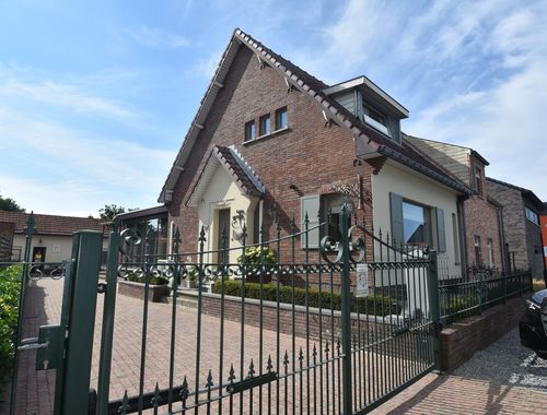                                         Uitzonderlijke woning te koop in Koersel, € 395.000
