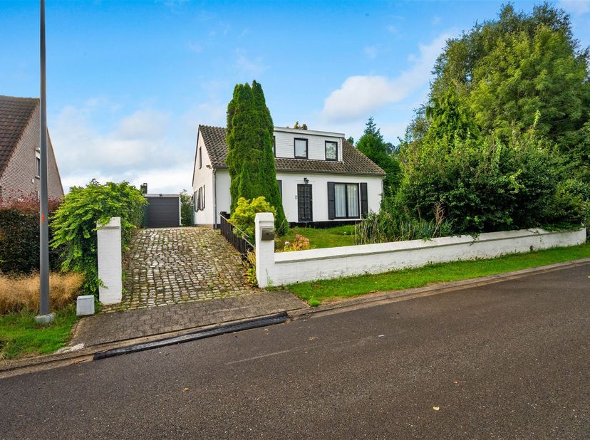 Huis te koop in Anjelierenlaan 10,
                    1730 Asse