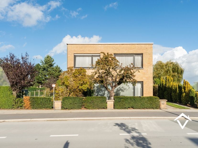 Huis te koop in Oostmeetstraat 142,
                    8680 Koekelare