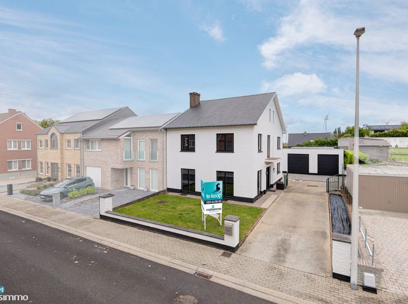 VOLLEDIG GERENOVEERDE EN ENERGIEZUINIGE WONING MET DUBBELE GARAGE EN OPSLAGRUIMTE IN HERDEREN<br />
<br />
*** Bekijkt U deze woning via een aanverwan