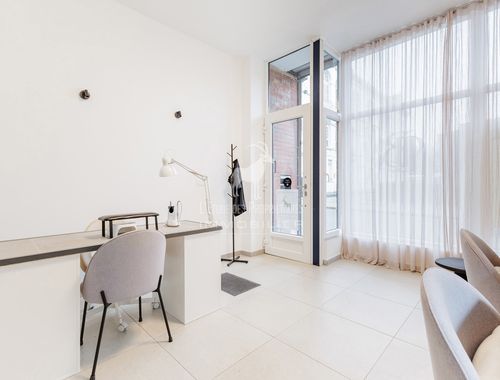                                         Commerce à louer à Montignies-sur-Sambre, € 700
