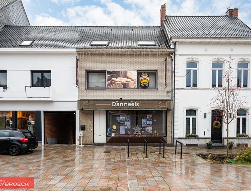                                         Bâtiment d’entreprise à vendre à Gavere, € 295.000
