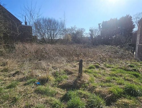                                         Grond te koop in Mons, € 80.000
