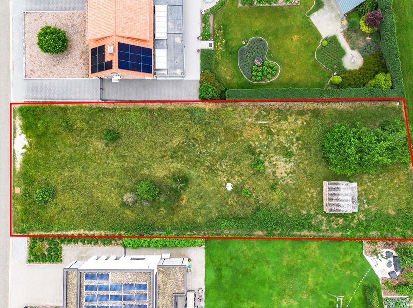 Ruim perceel voor open bebouwing te Hechtel-Eksel.<br />
<br />
Ben je op zoek naar een ruim perceel om je droomwoning te bouwen? Dan is dit bouwper